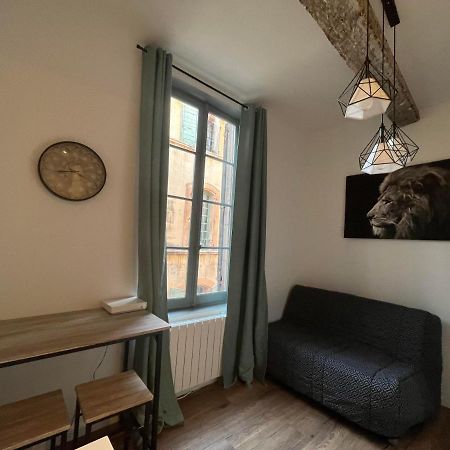 Апартаменты Studio En Plein Coeur Du Centre D'Арль Экстерьер фото